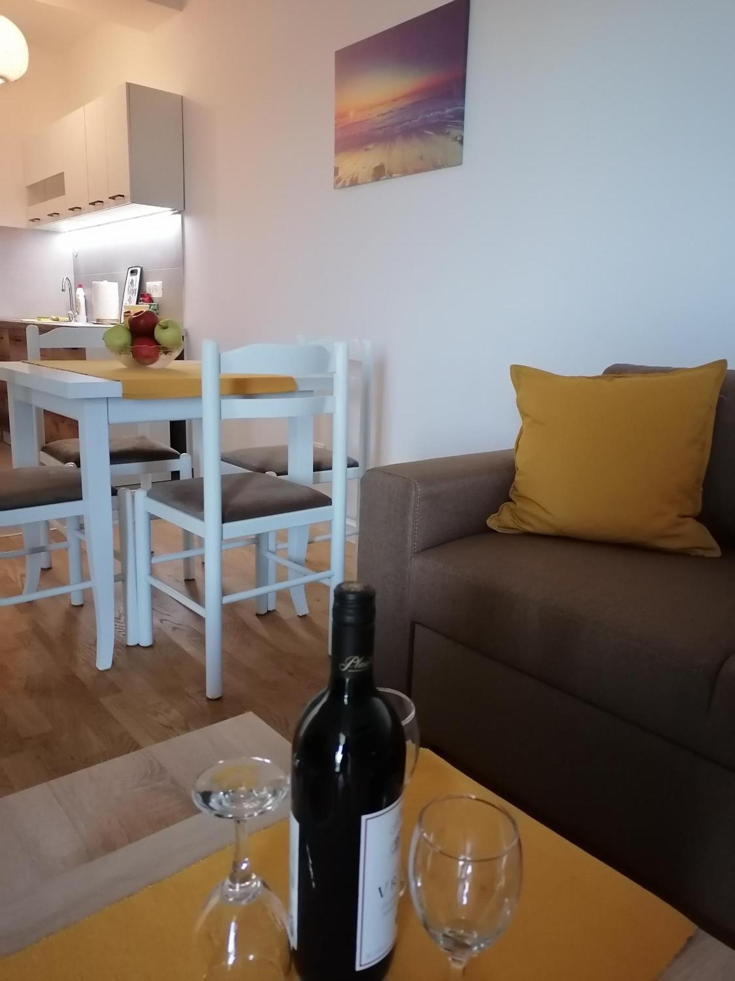 Vegi Apartments Bar Bagian luar foto